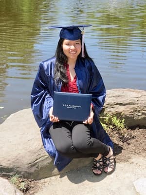 2018 Graduate Amy