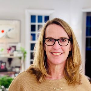 volunteer laurie